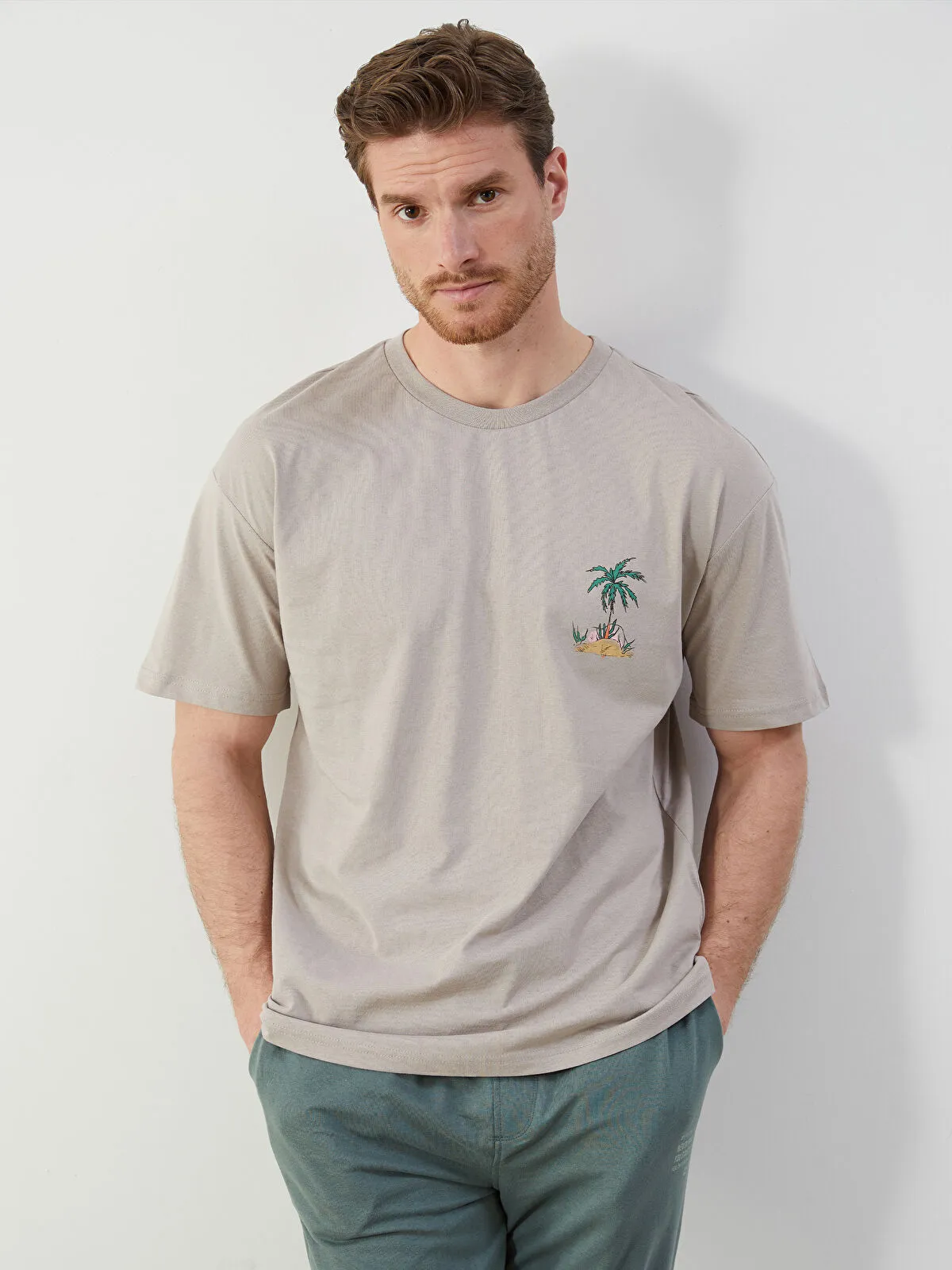 تی شرت مردانه آستین کوتاه یقه گرد برند ال سی وایکیکی ترک جنس نخ پنبه